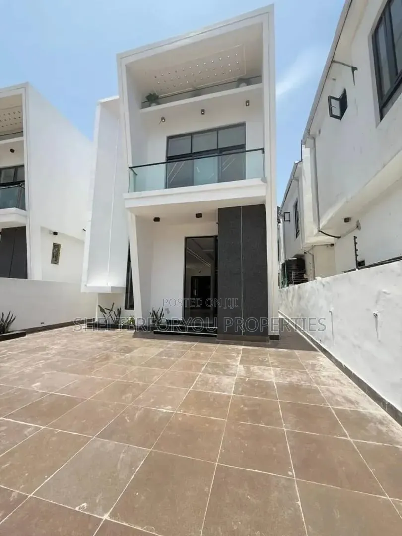 4bdrm Duplex in Lekki Phase 1 for sale