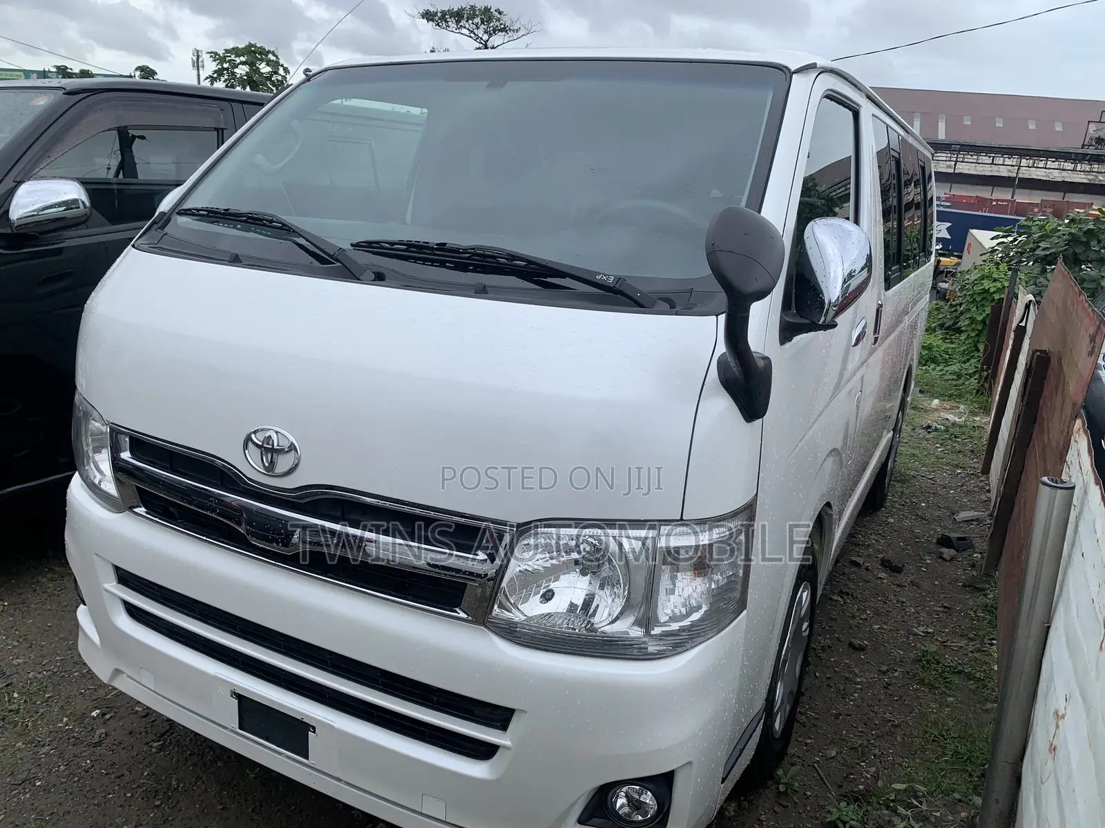 Toyota HiAce 2013 White