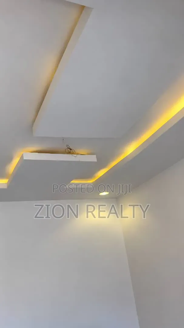 Mini Flat in Eputu London, Awoyaya for rent