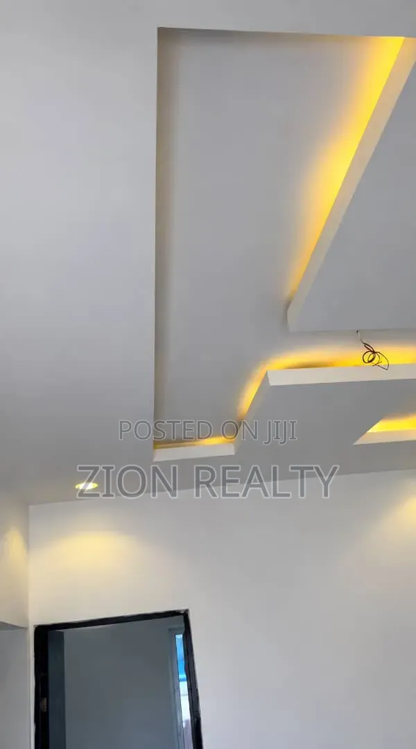 Mini Flat in Eputu London, Awoyaya for rent