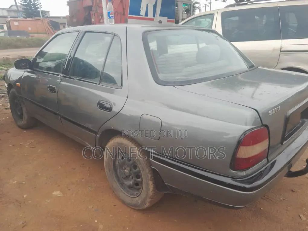 Nissan Sunny 2001 Gray