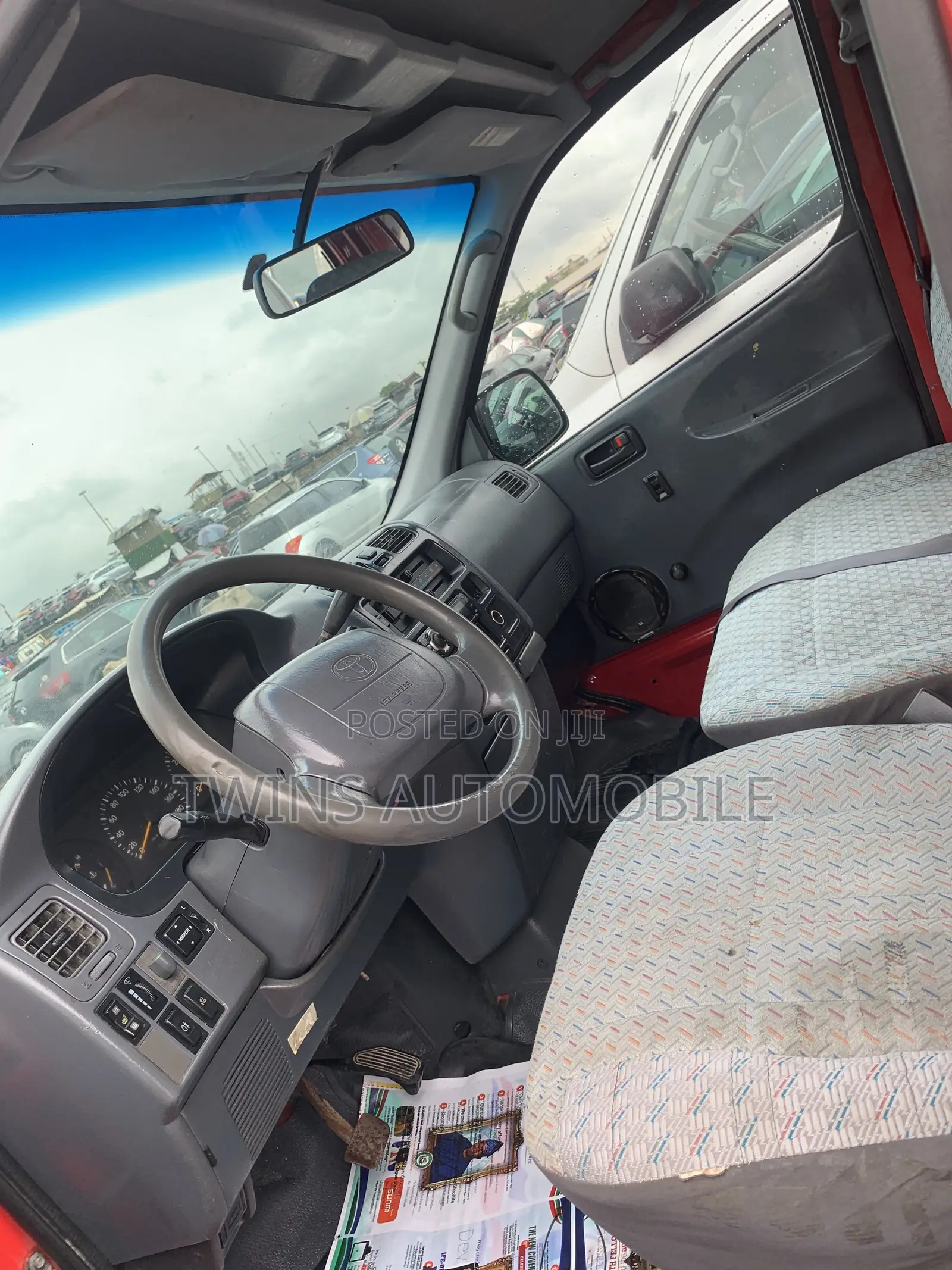 Toyota HiAce 2007 Red