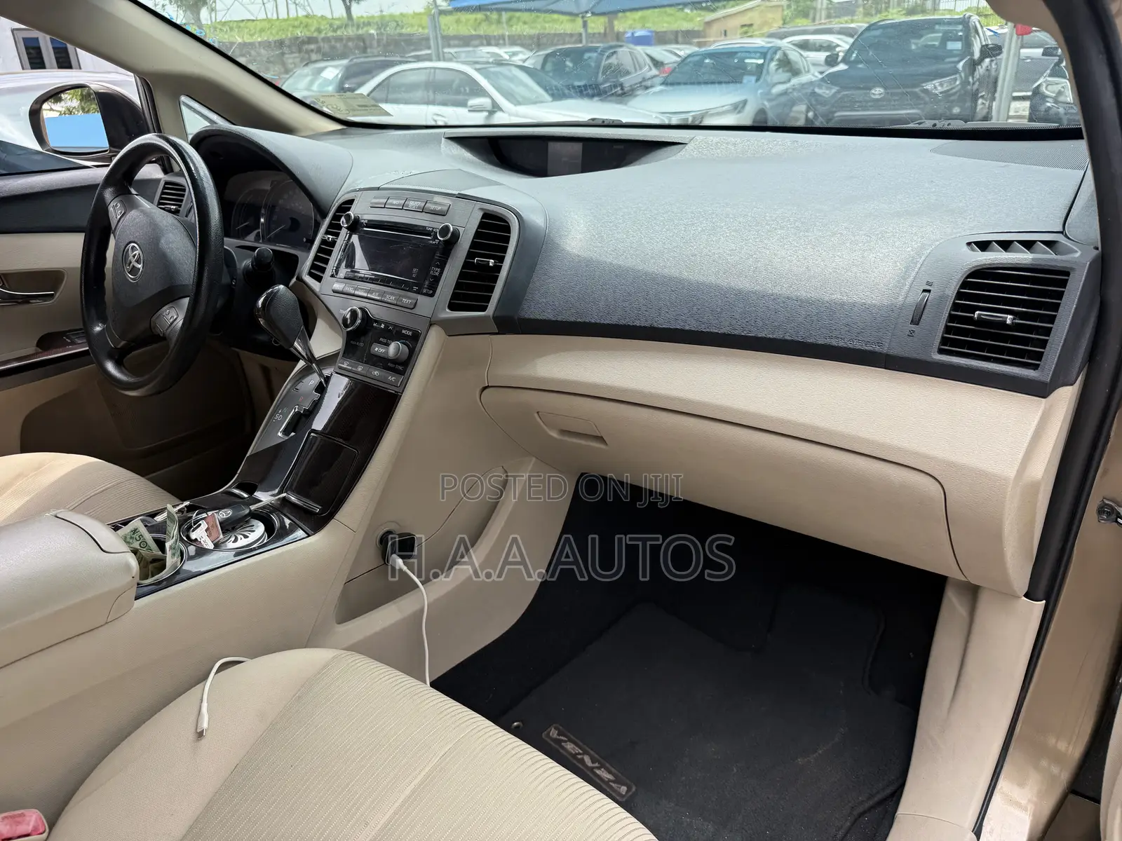 Toyota Venza V6 2010 Gold
