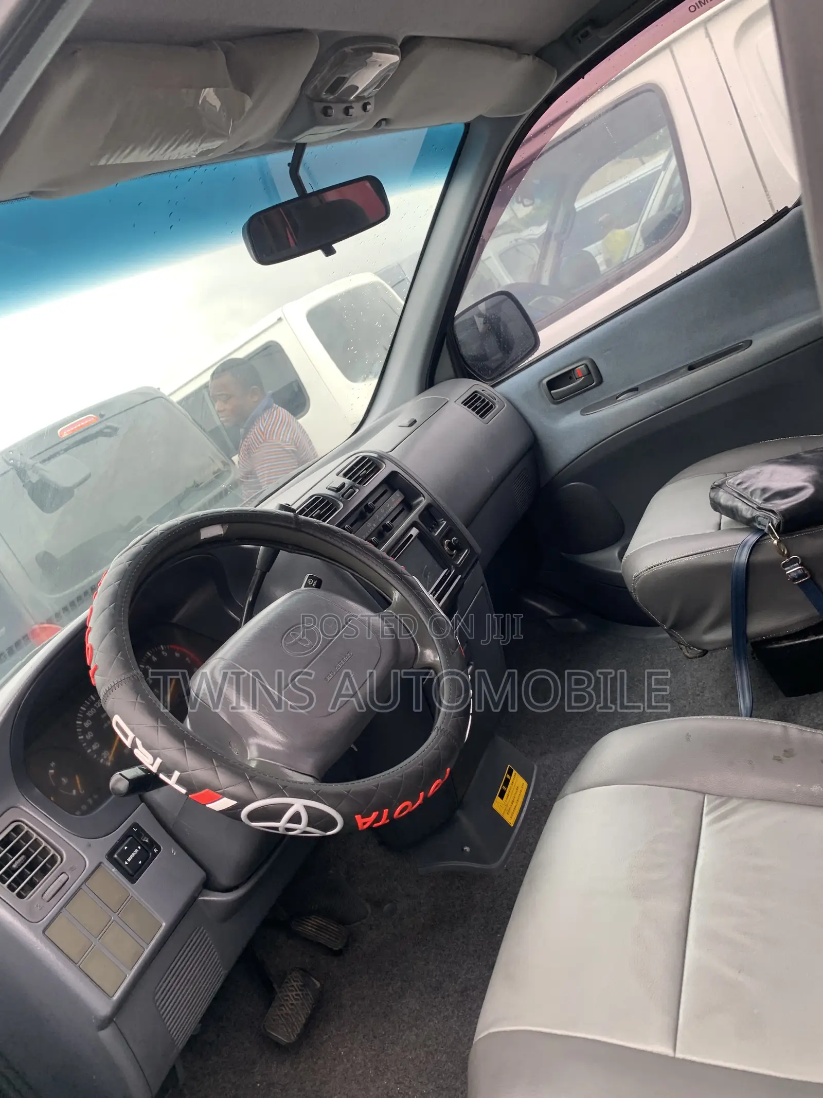 Toyota HiAce 2005 Blue
