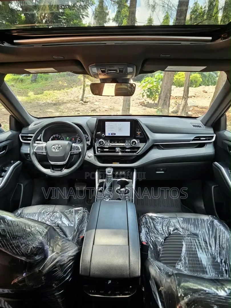 Toyota Highlander XSE AWD 2024 Black