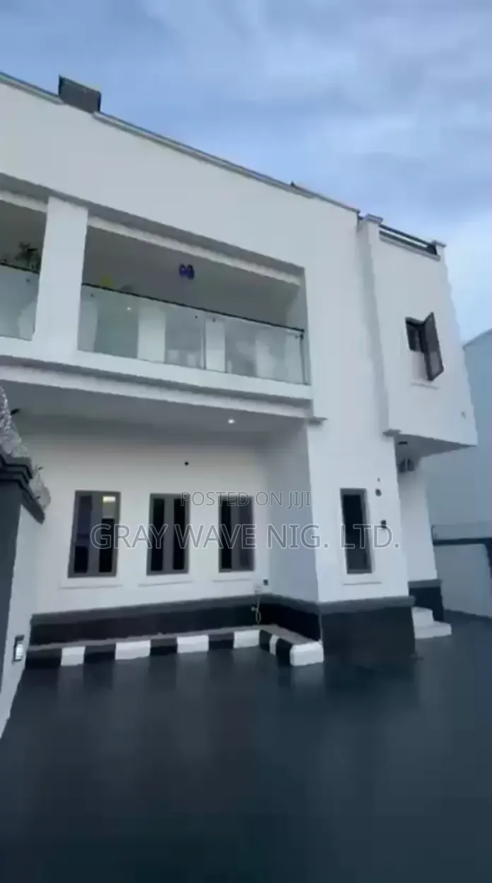 4bdrm Duplex in Sabon Lugbe for sale