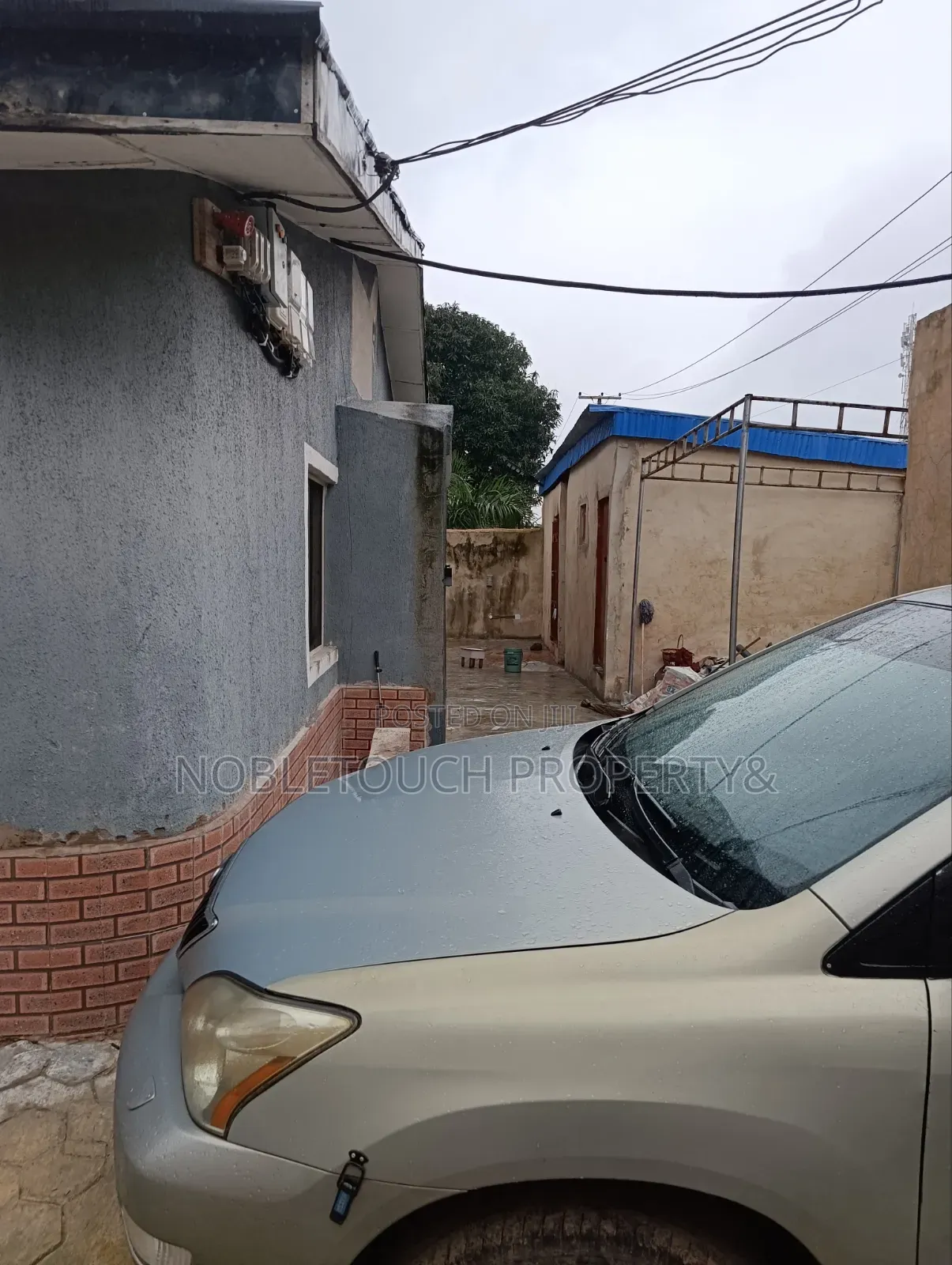 2bdrm Bungalow in Governor Road Ikotun for sale