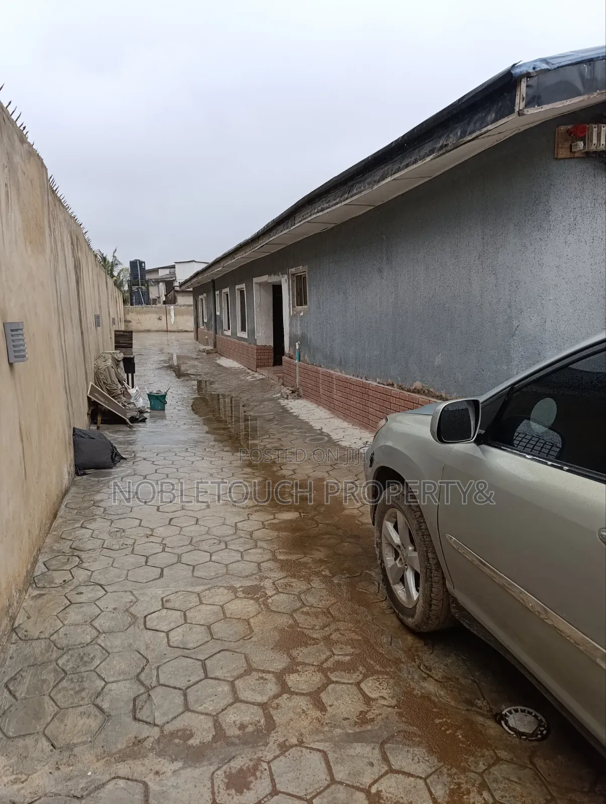 2bdrm Bungalow in Governor Road Ikotun for sale