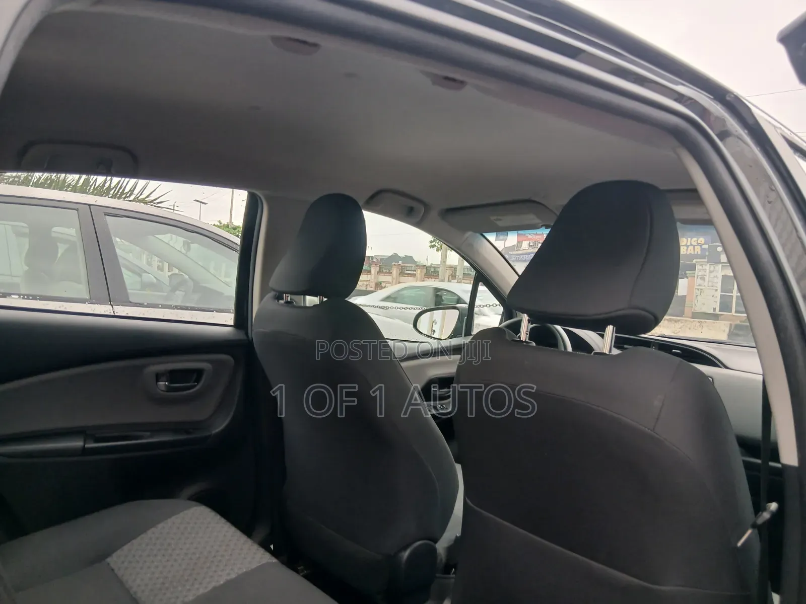 Toyota Yaris L Hatchback 5dr 2015 Blue