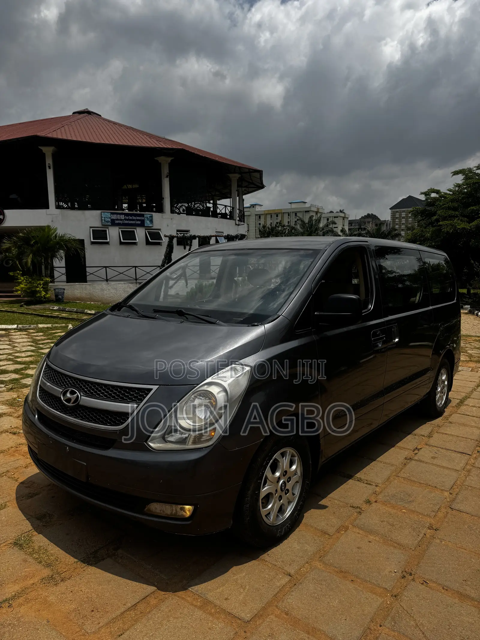 Hyundai H200 2011 Gray