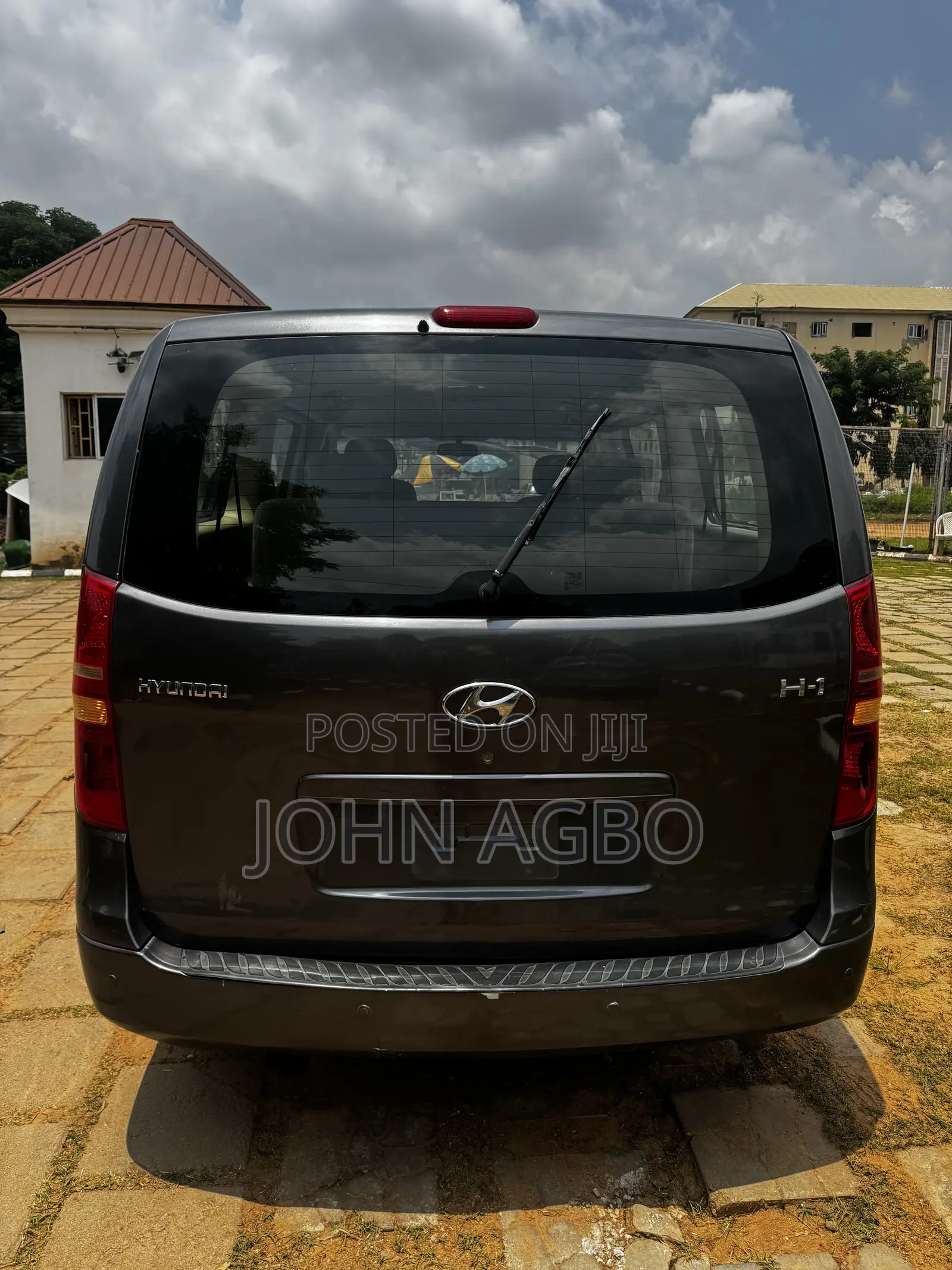 Hyundai H200 2011 Gray