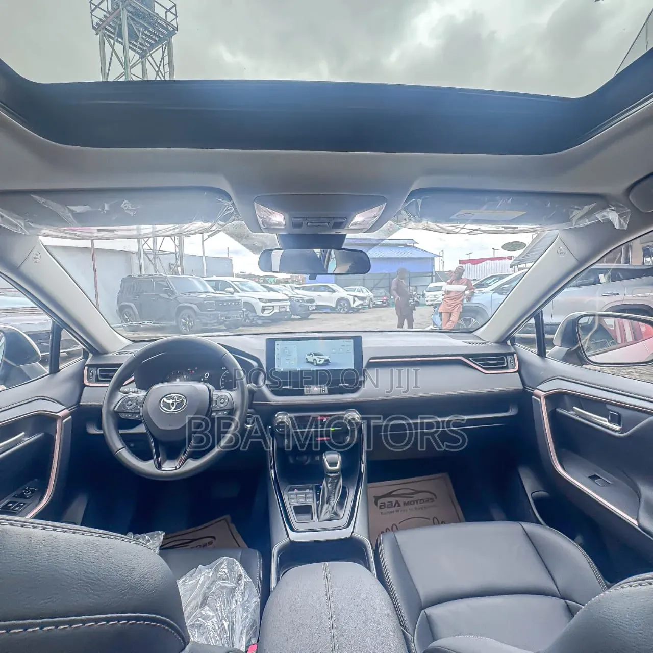 New Toyota RAV4 XLE AWD 2024 Gold