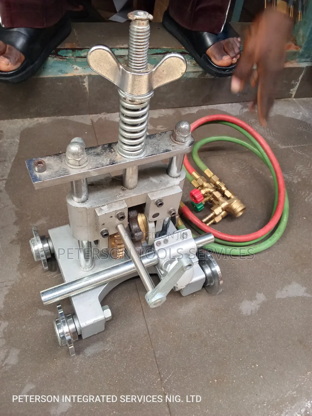 Gas Pipe Cutting and Beveling Machine