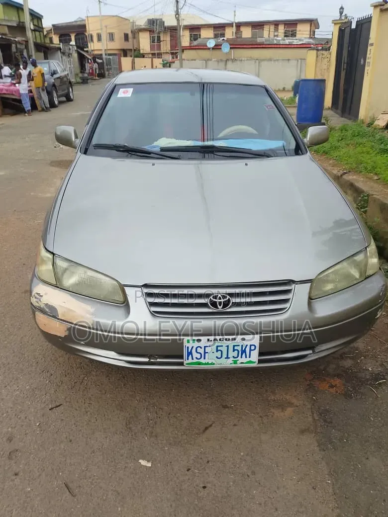 Toyota Camry Automatic 1999 Gray
