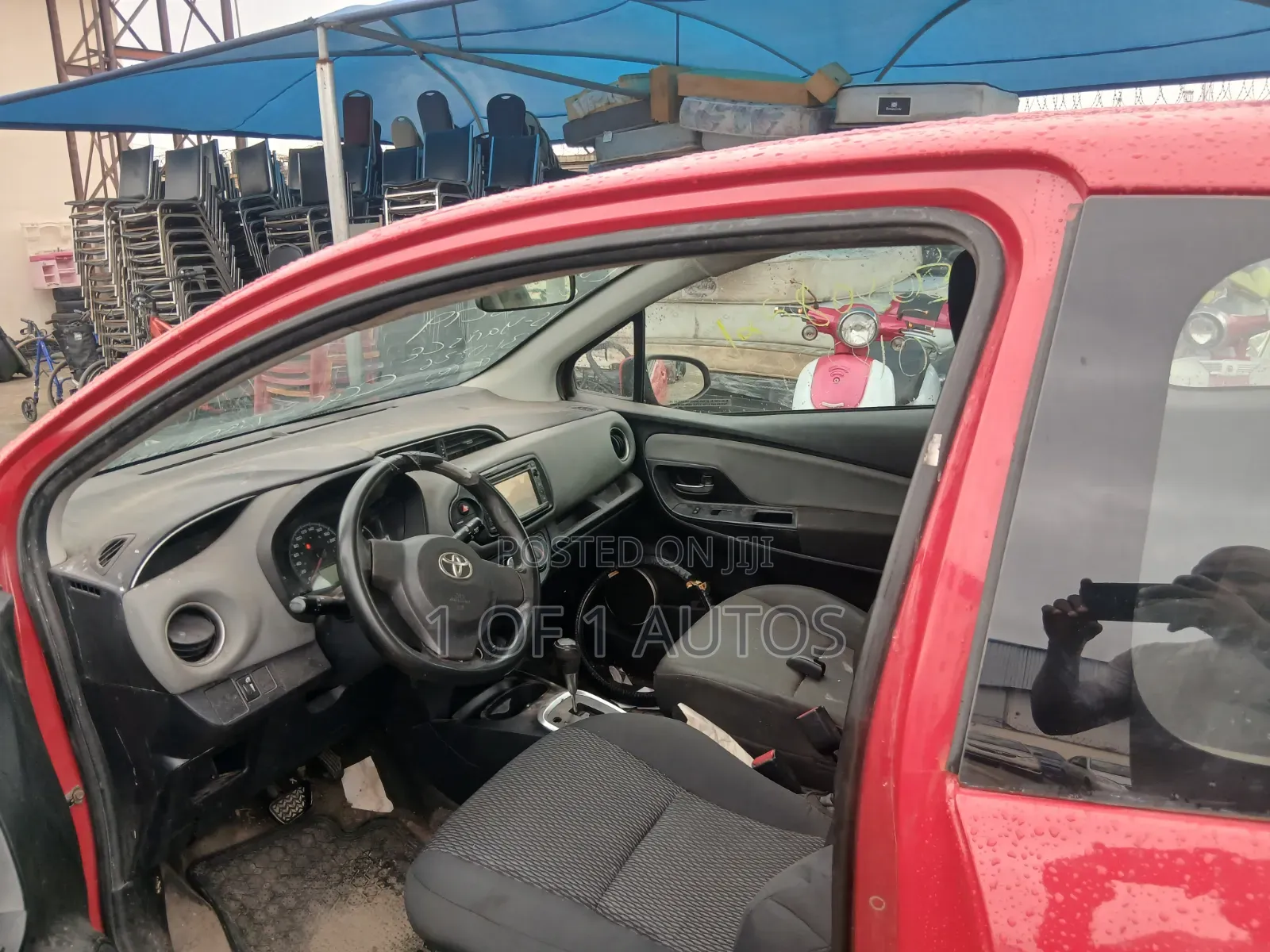 Toyota Yaris L Hatchback 5dr 2015 Red