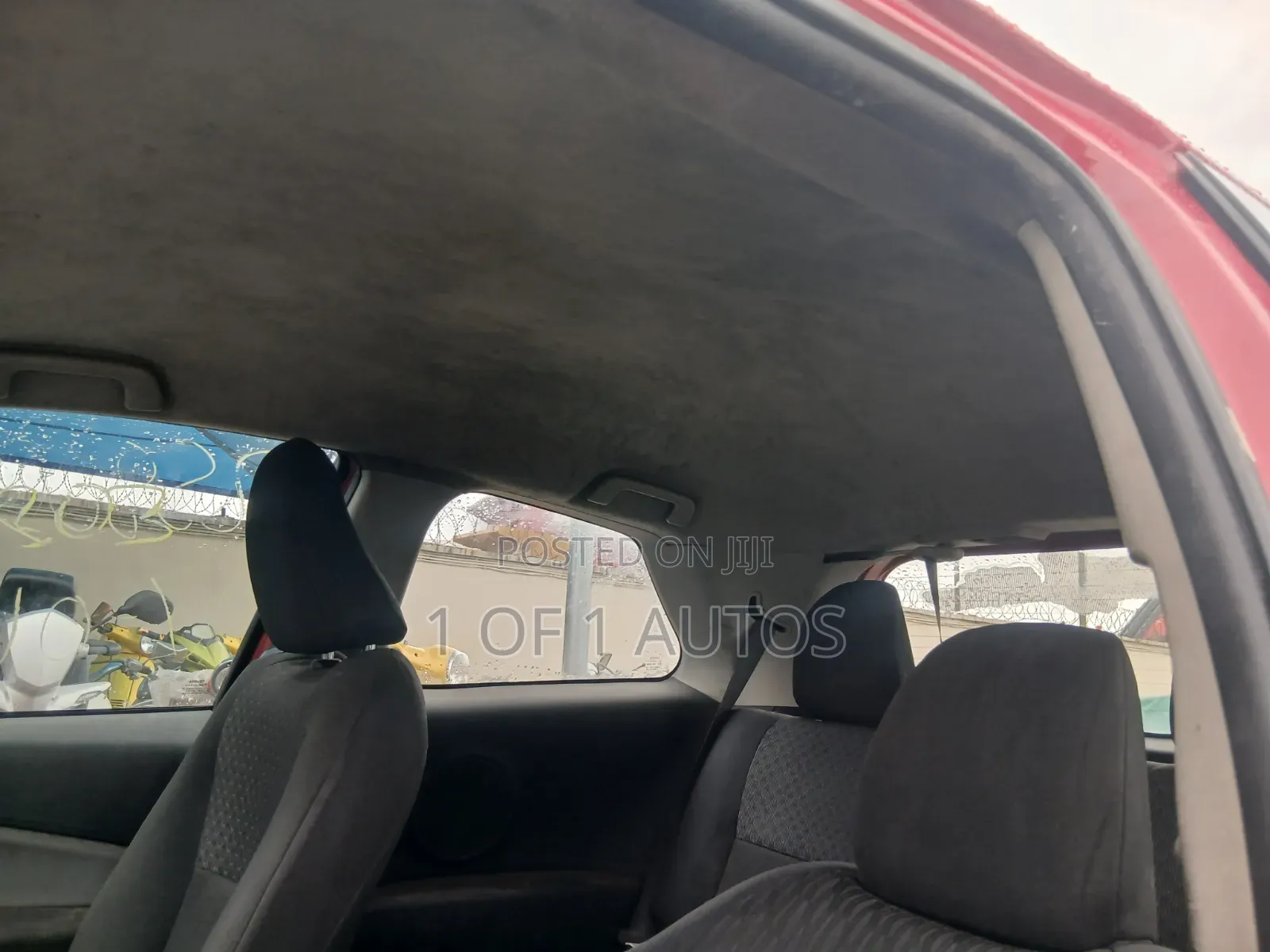 Toyota Yaris L Hatchback 5dr 2015 Red