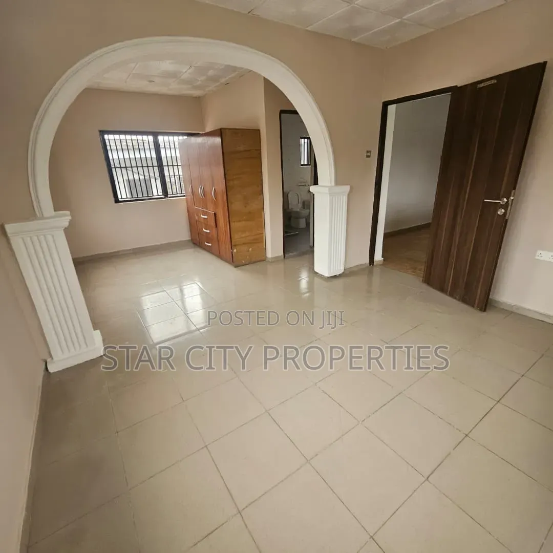 5bdrm Townhouse / Terrace in Ketu for rent