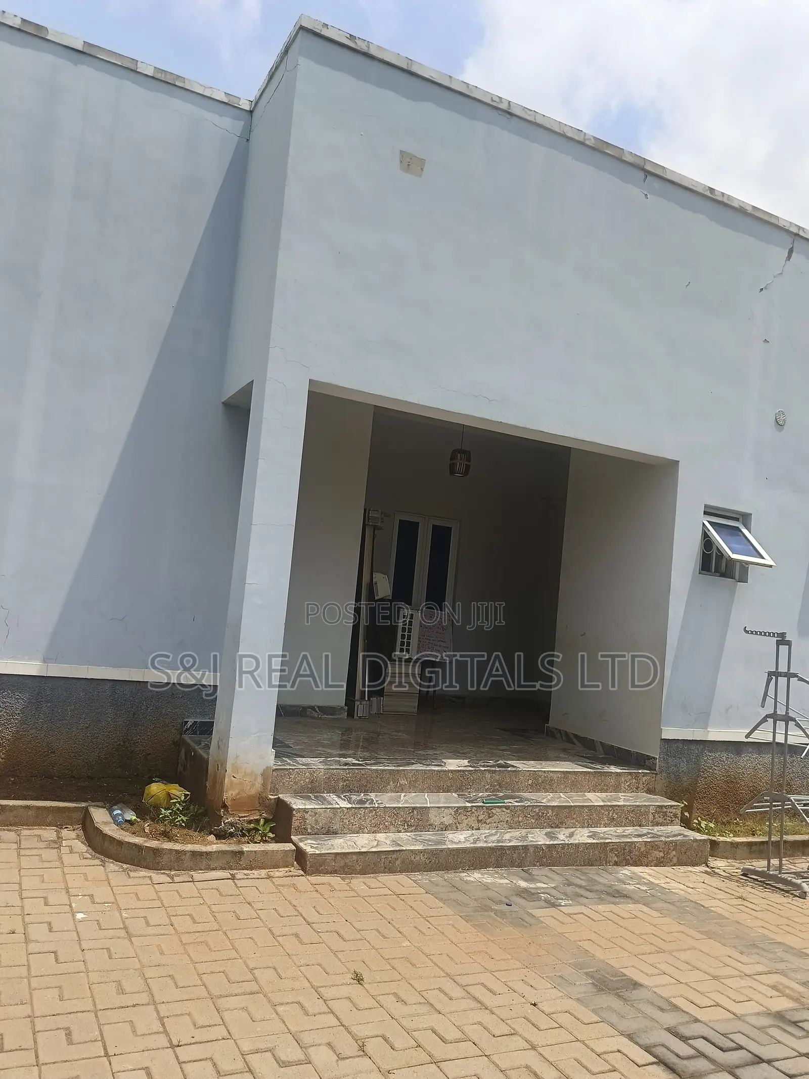 3bdrm Bungalow in Kubwa for sale