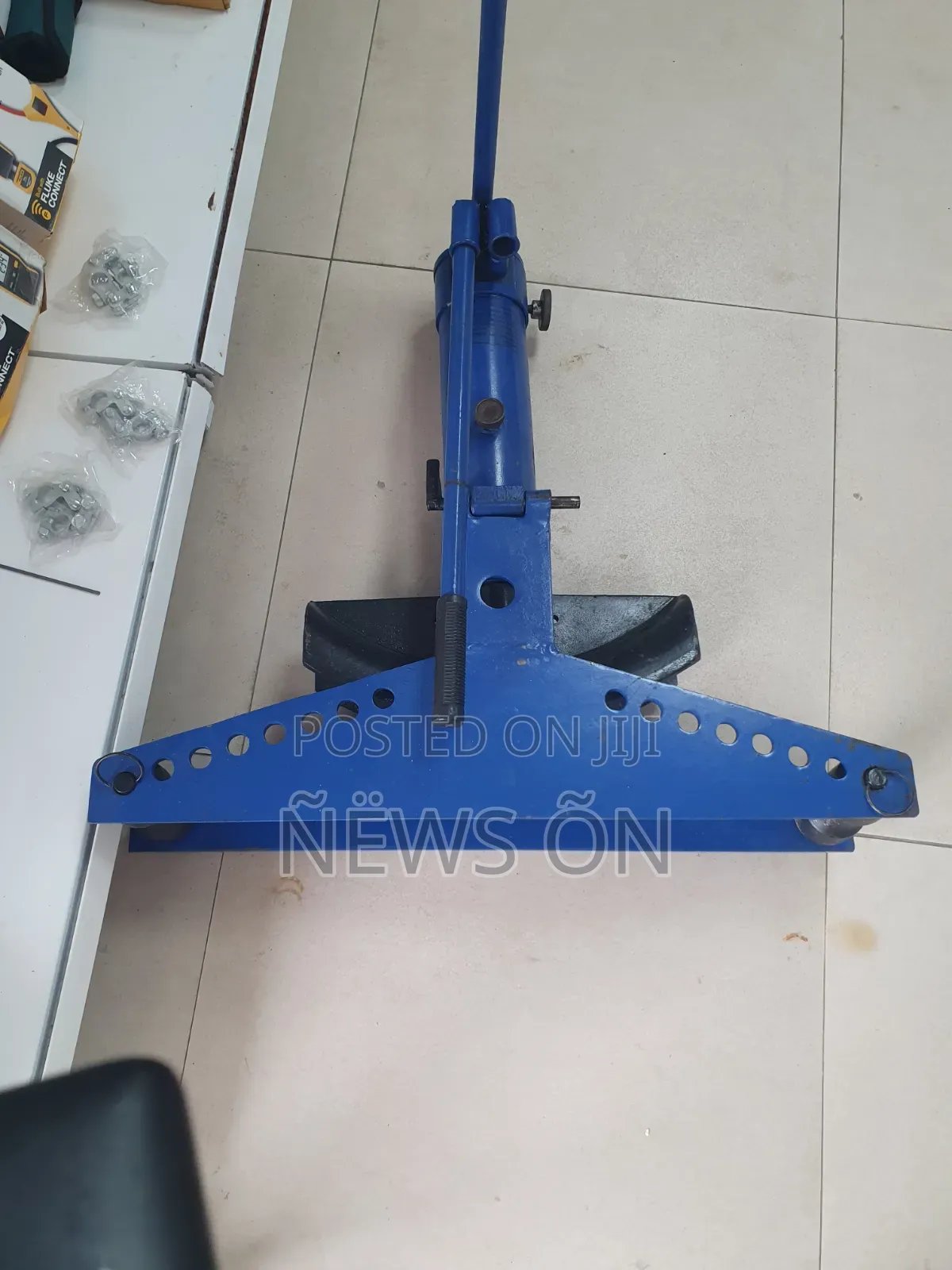 Blue Hydraulic Pipe Bender Used for Bending Metal Tubes