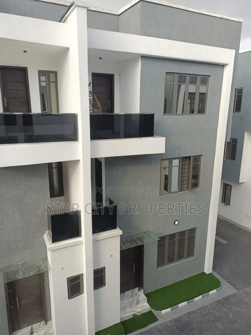 4bdrm Duplex in Maryland, Mende for sale