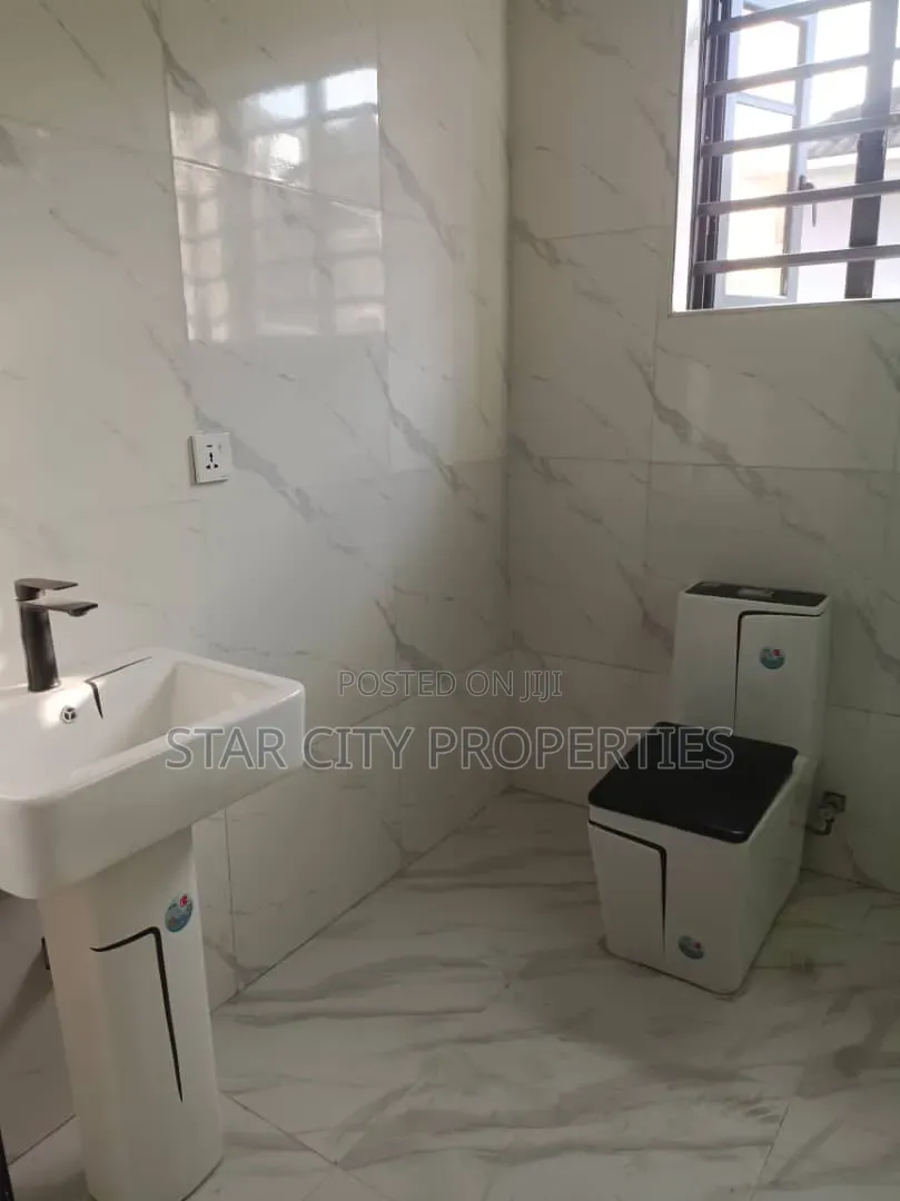 4bdrm Duplex in Maryland, Mende for sale