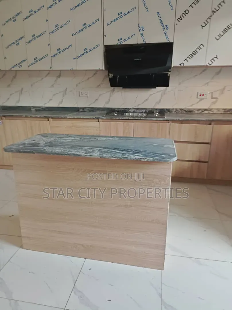 4bdrm Duplex in Maryland, Mende for sale