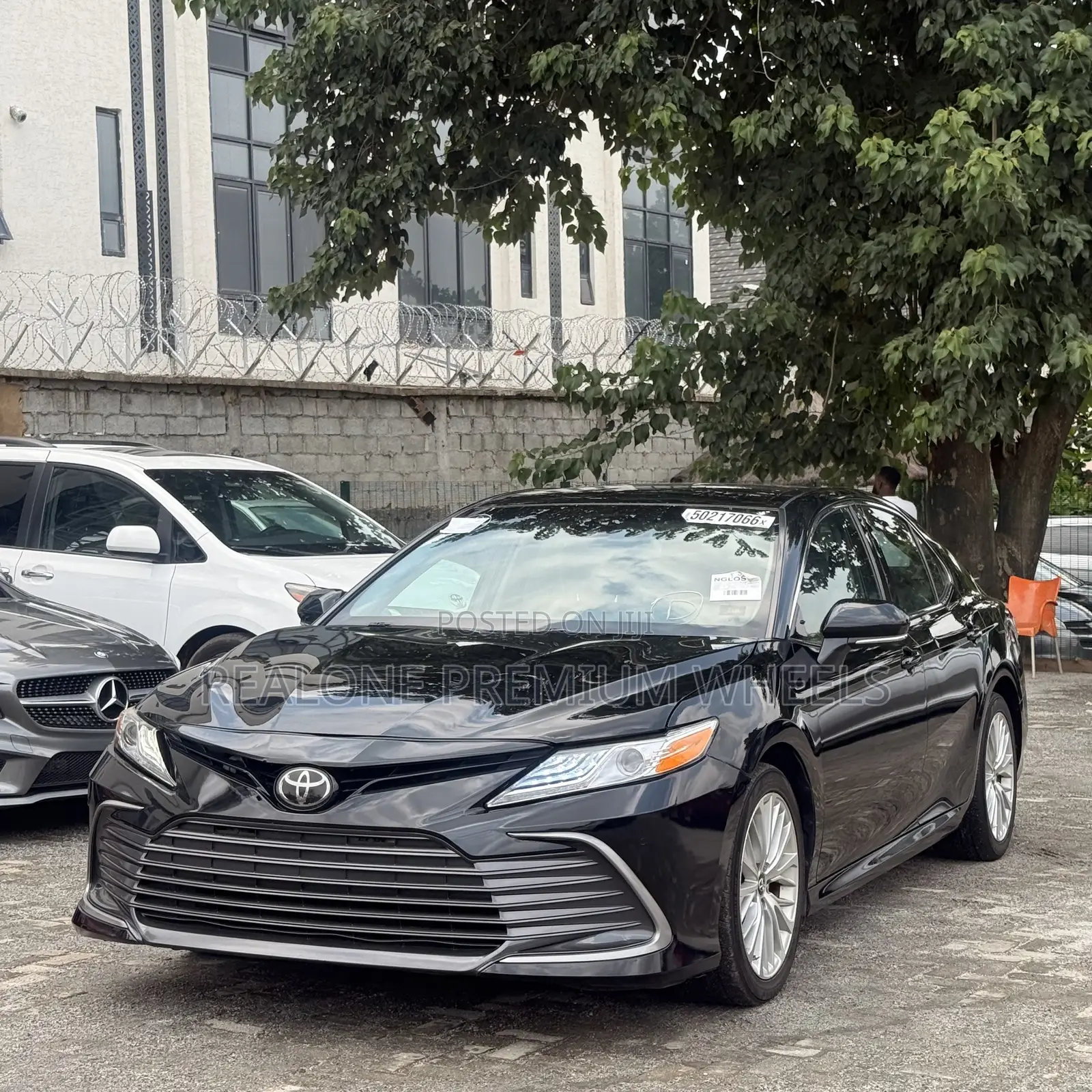 Toyota Camry XLE FWD (2.5L 4cyl 8AM) 2018 Black