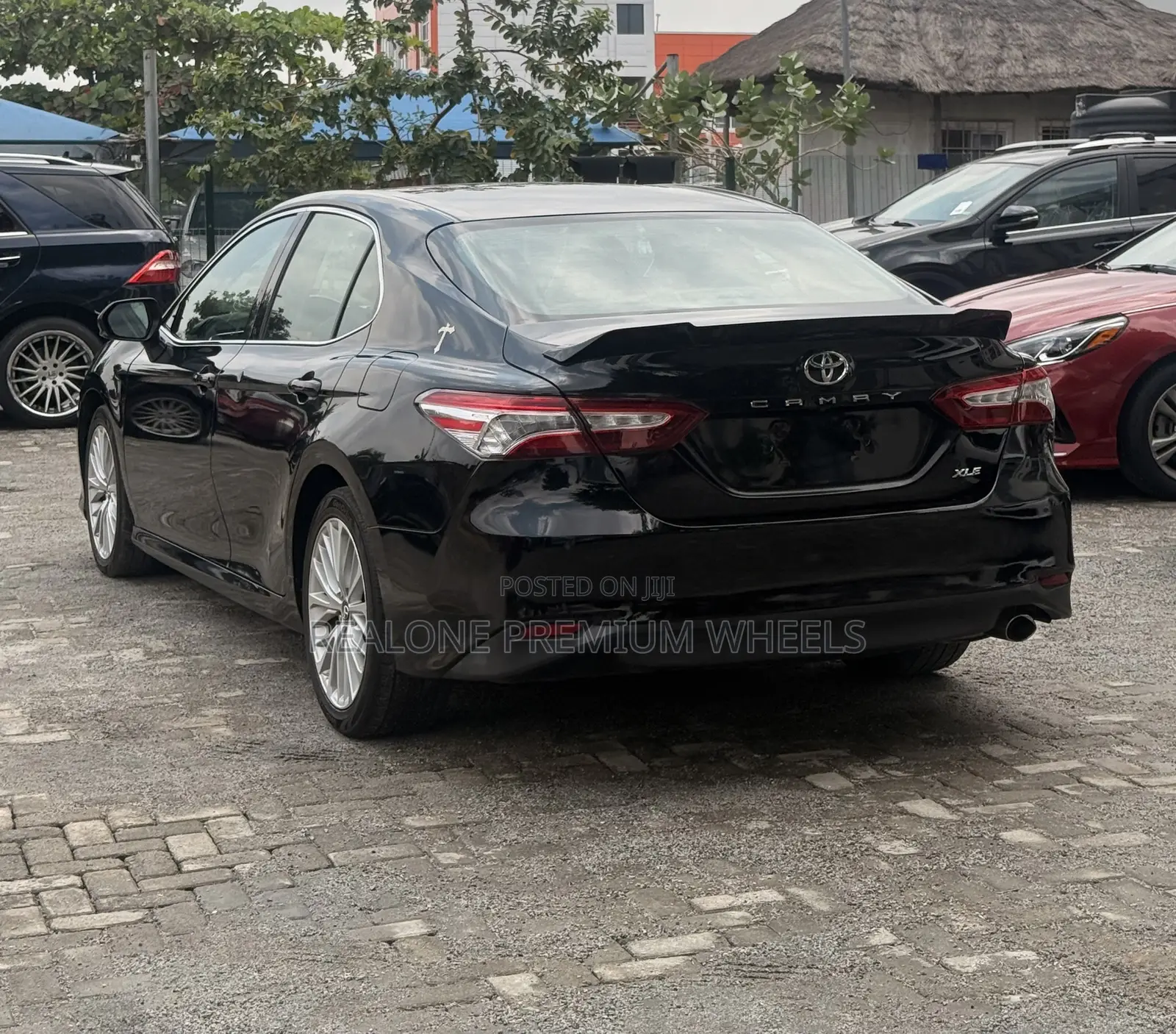 Toyota Camry XLE FWD (2.5L 4cyl 8AM) 2018 Black