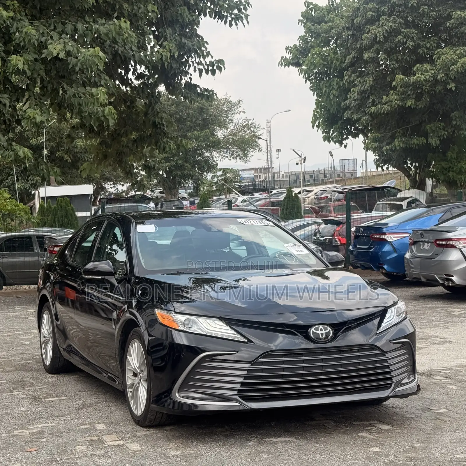 Toyota Camry XLE FWD (2.5L 4cyl 8AM) 2018 Black