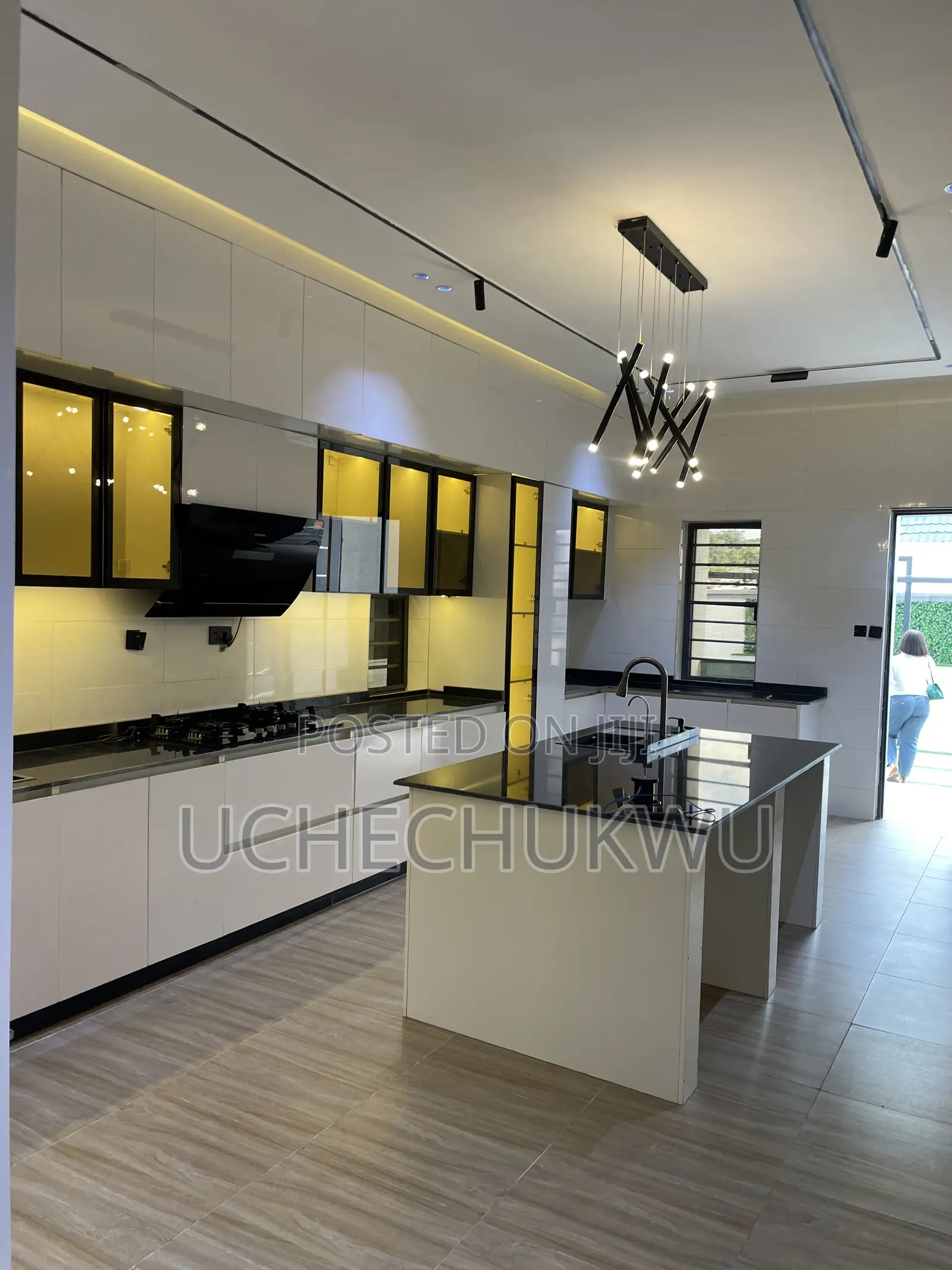 5bdrm Penthouse in Fapline Estate, Dakwo District for sale
