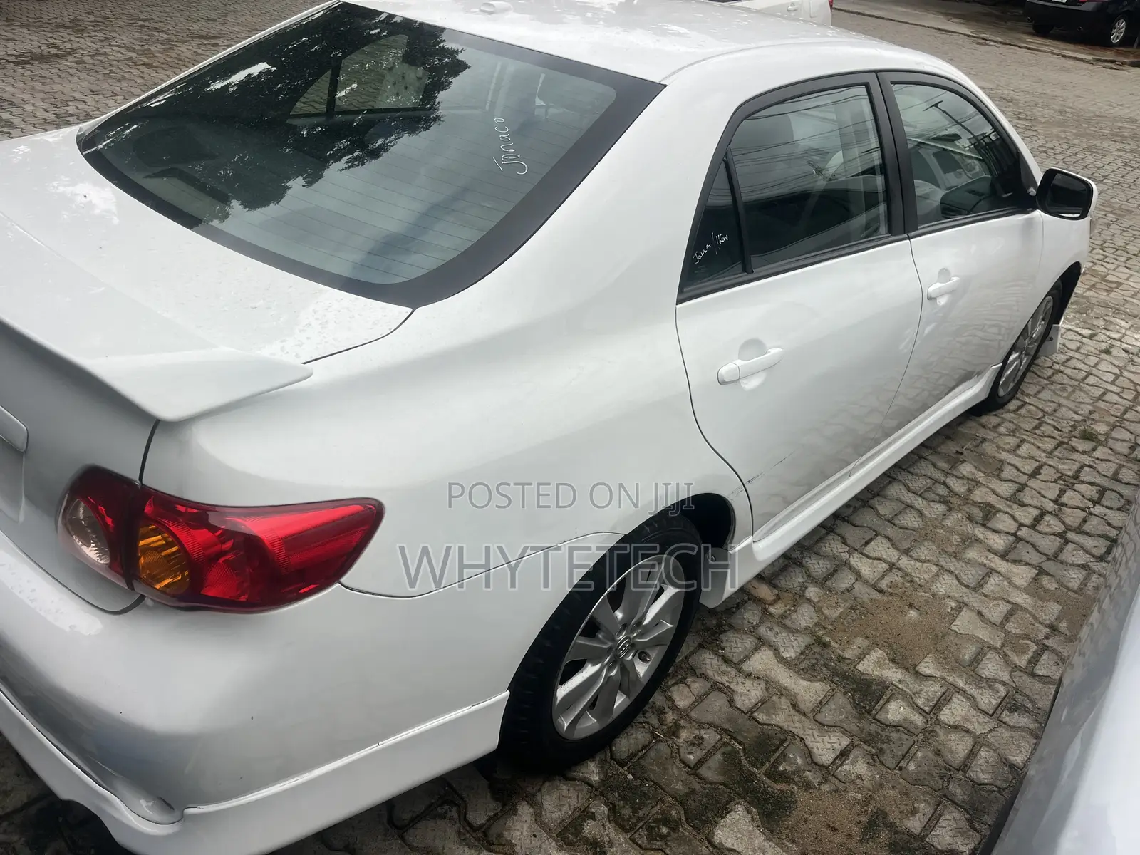 Toyota Corolla Base 4dr Sedan (1.8L 4cyl 5M) 2010 Off white