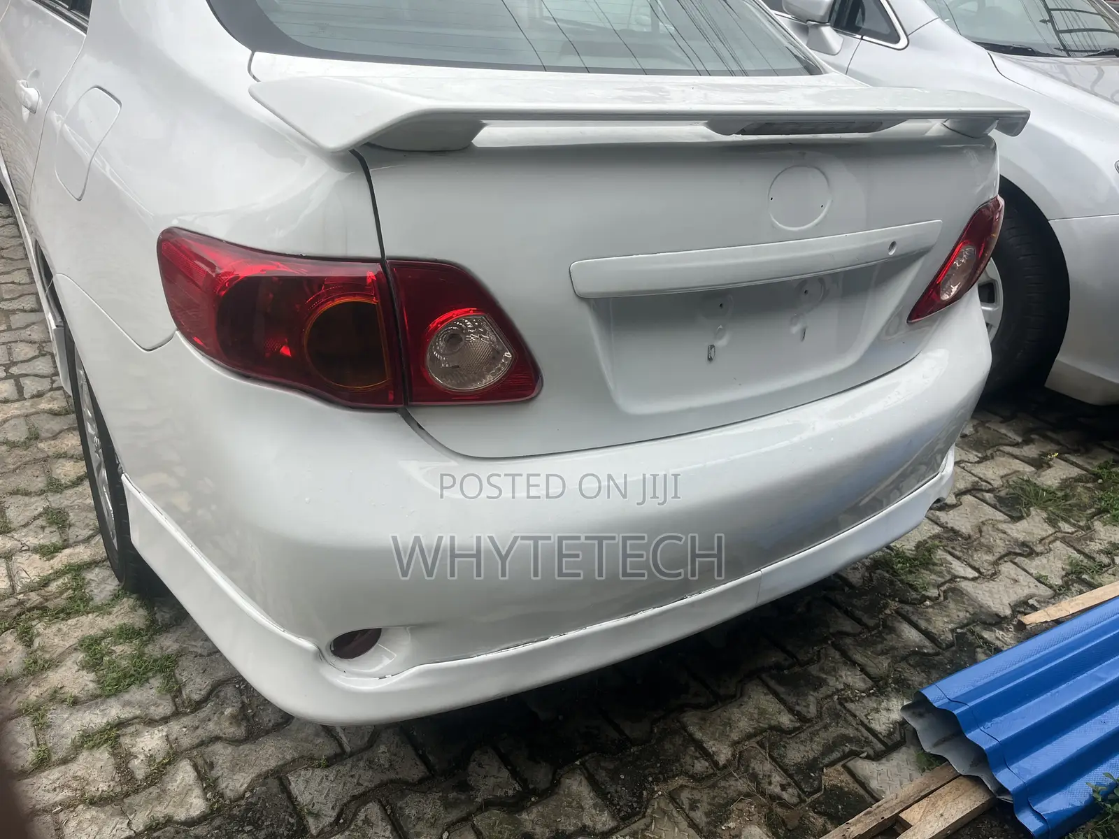 Toyota Corolla Base 4dr Sedan (1.8L 4cyl 5M) 2010 Off white