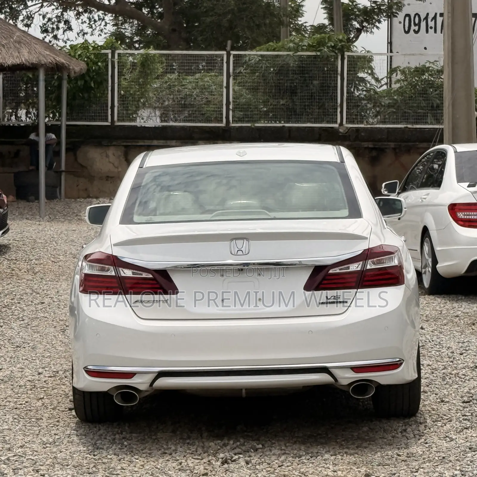 Honda Accord Touring V6 4dr Sedan FWD (3.5L 6cyl 6A) 2017 White