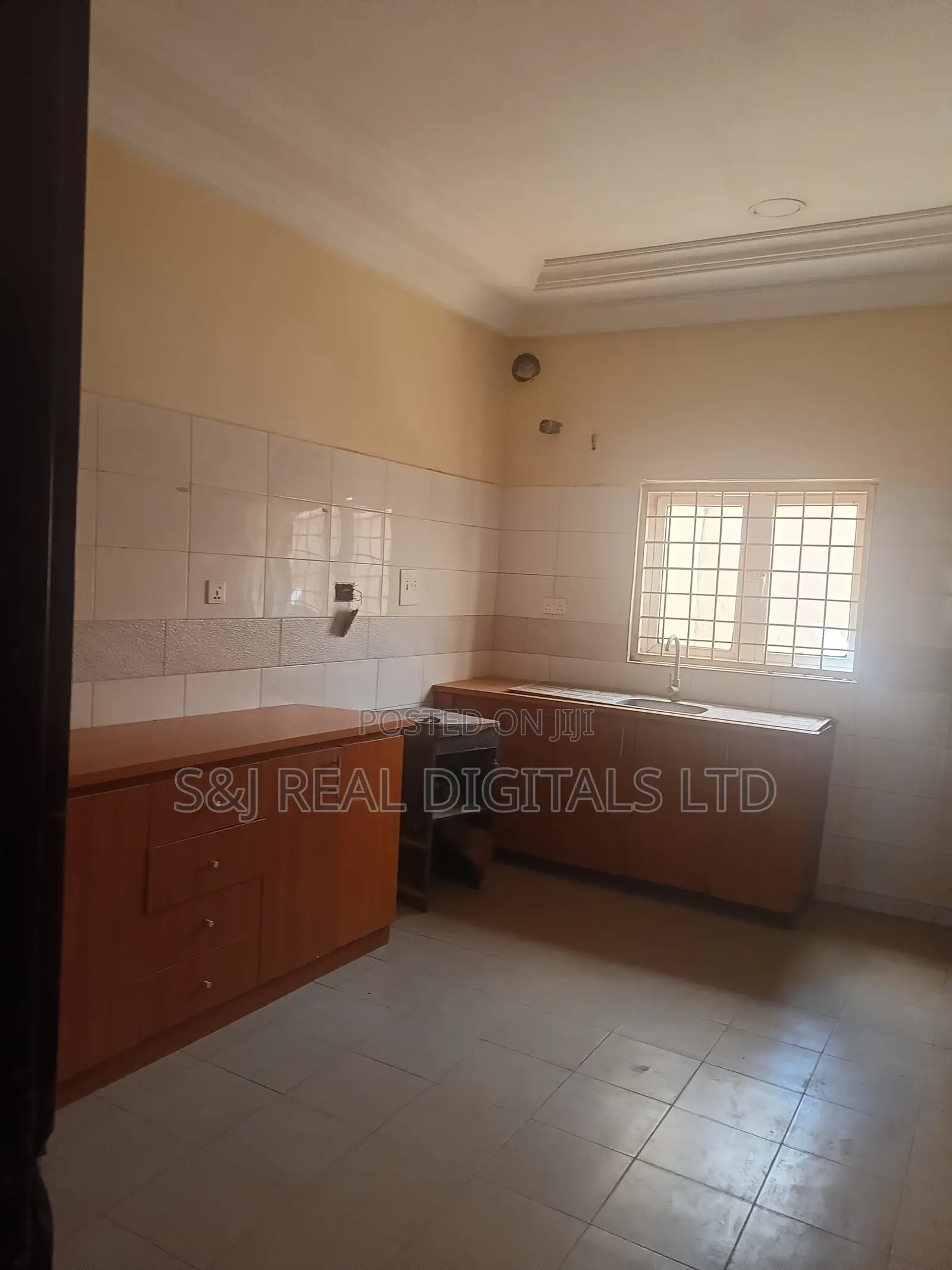 3bdrm Bungalow in Kubwa for sale