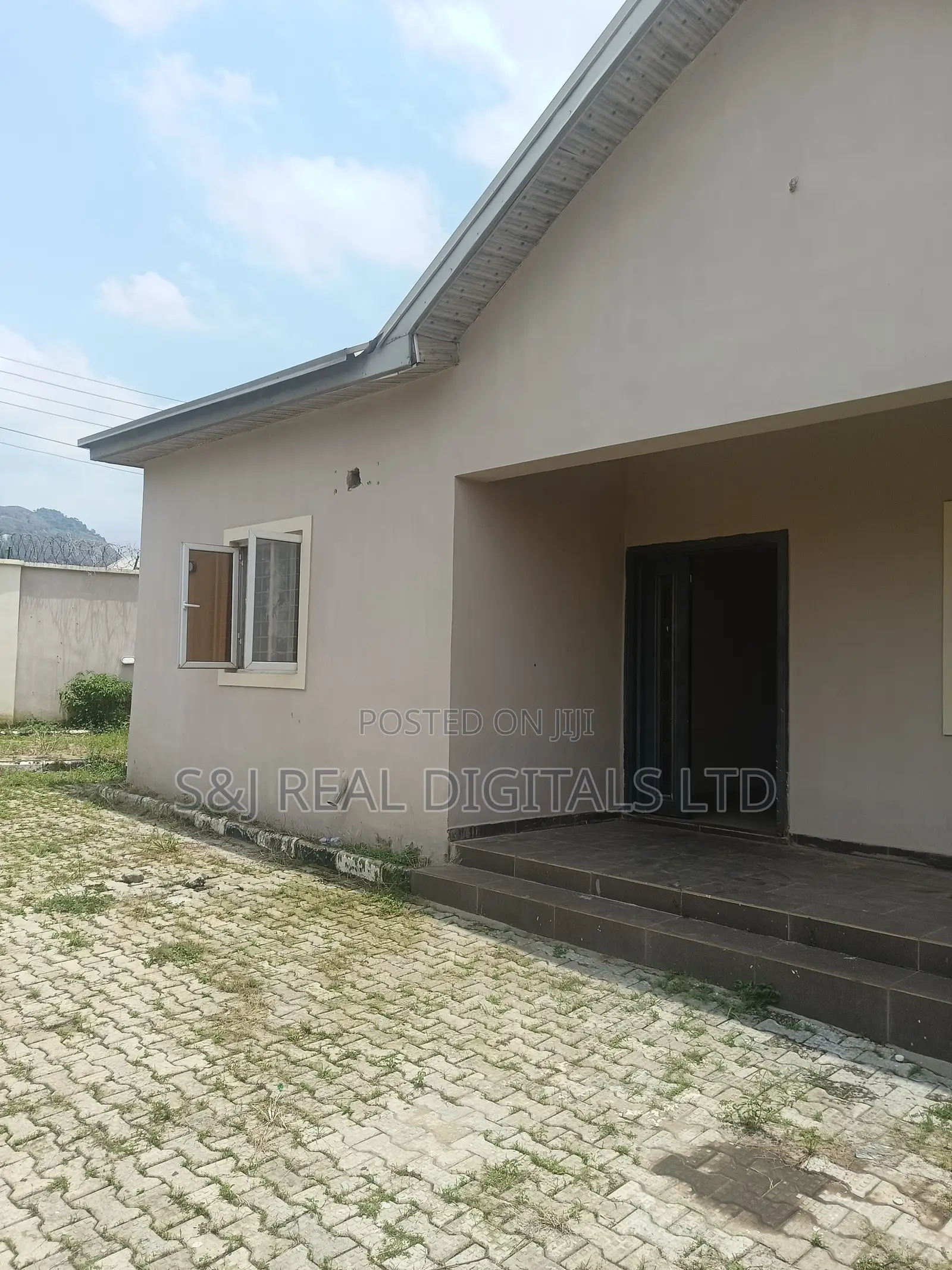 3bdrm Bungalow in Kubwa for sale