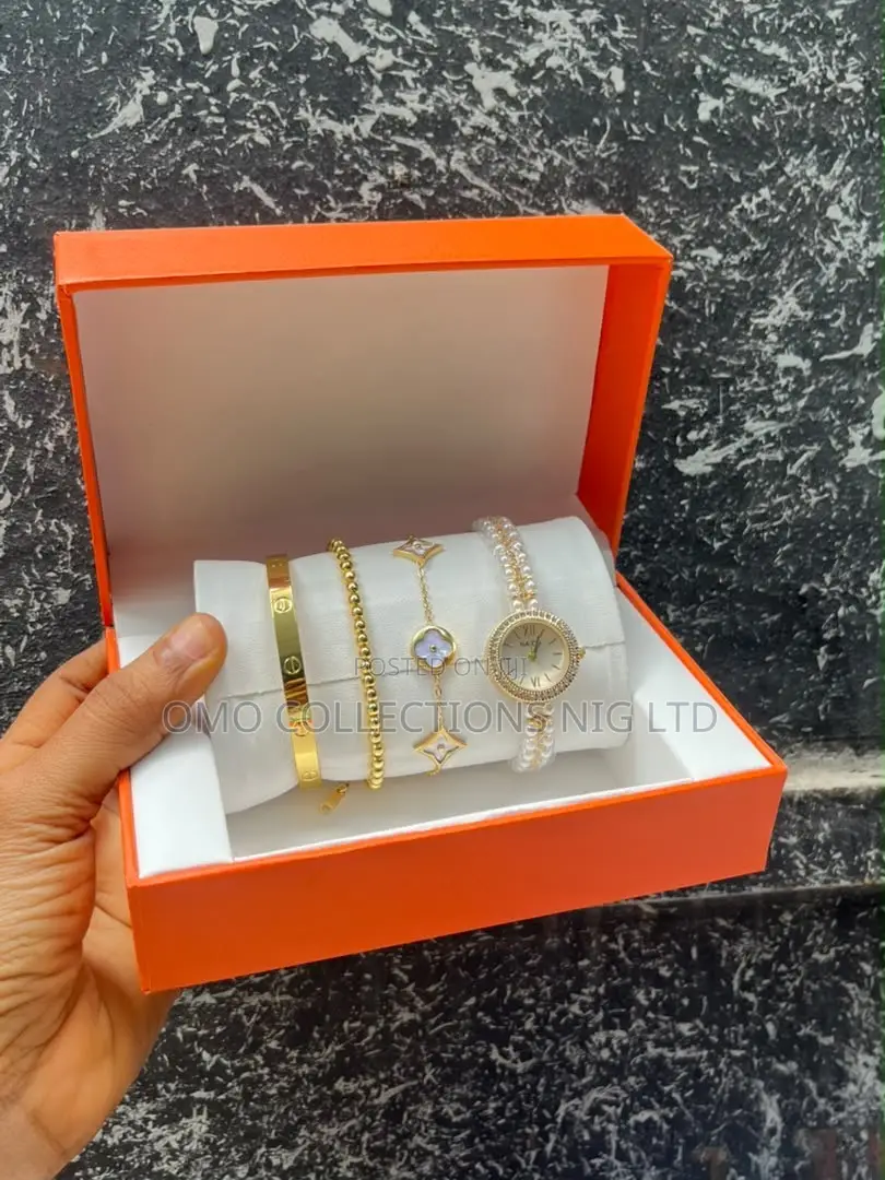 Luxury Female Gold Quartz Watch Bracelet Set–Fashion Wristwatch Set
