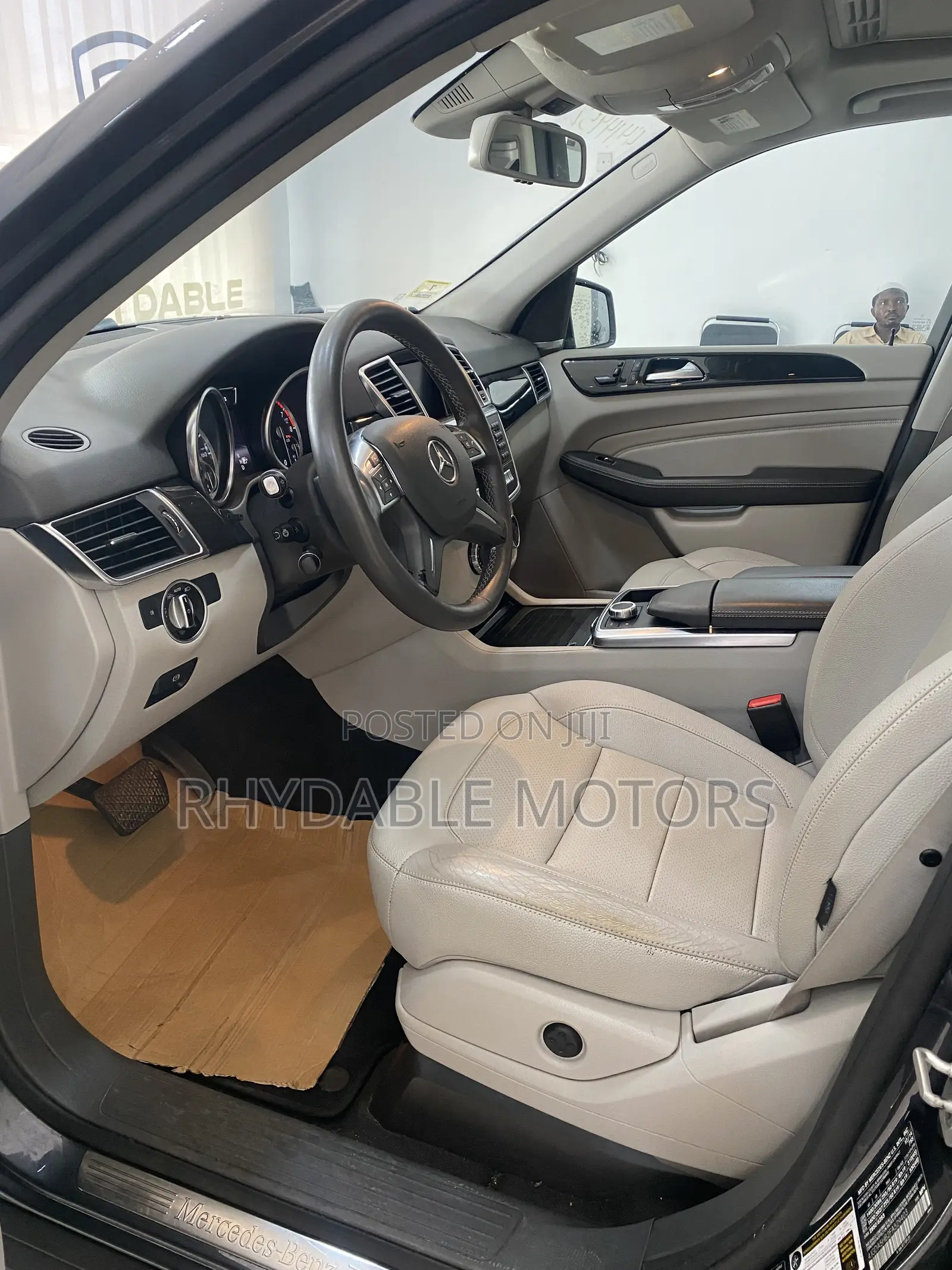 Mercedes-Benz M Class ML350 4MATIC 4dr SUV AWD (3.5L 6cyl 7A) 2015 Gray