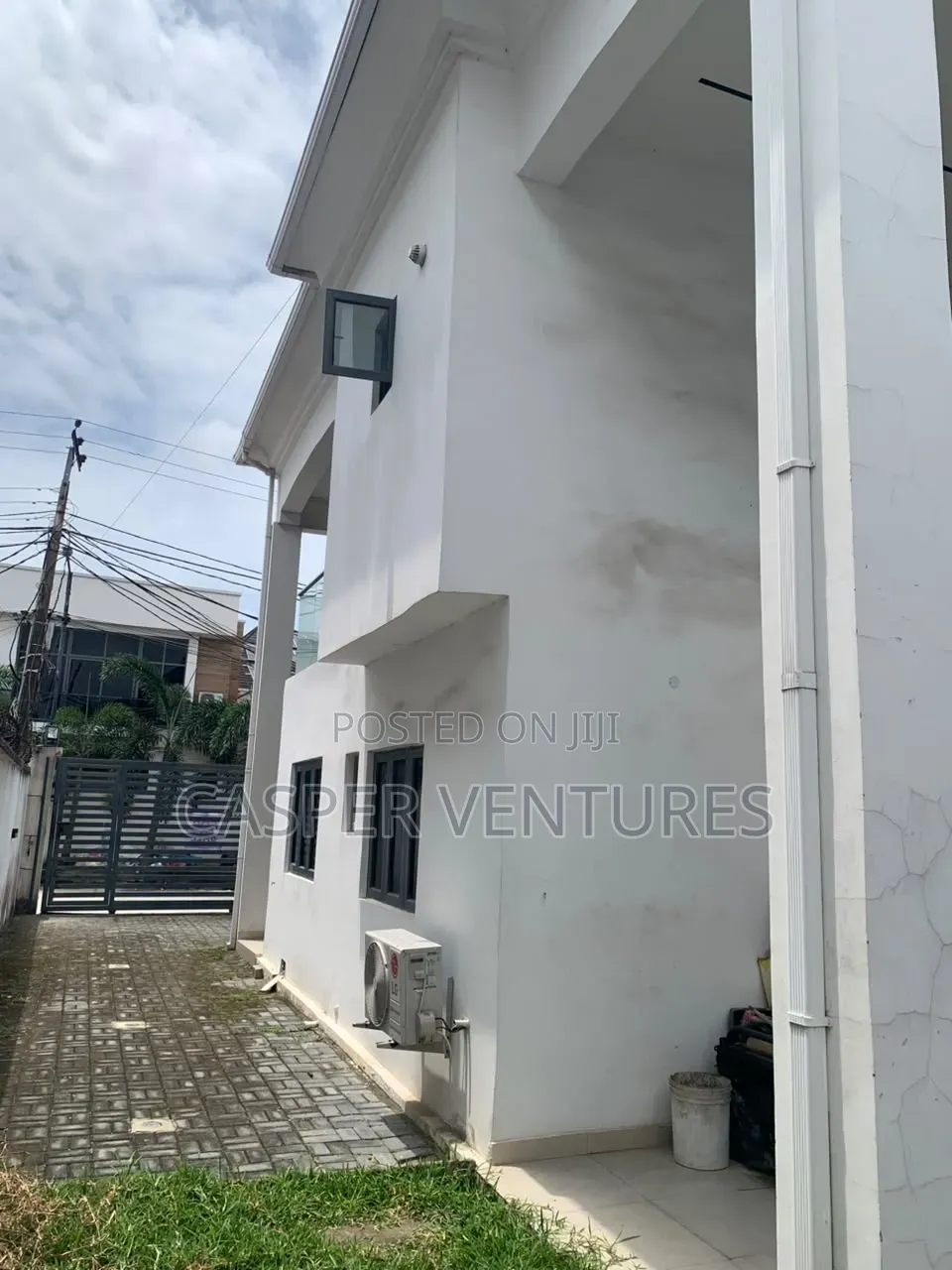 4bdrm Duplex in Osapa for sale