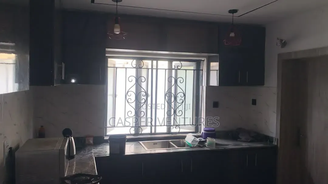 4bdrm Duplex in Osapa for sale
