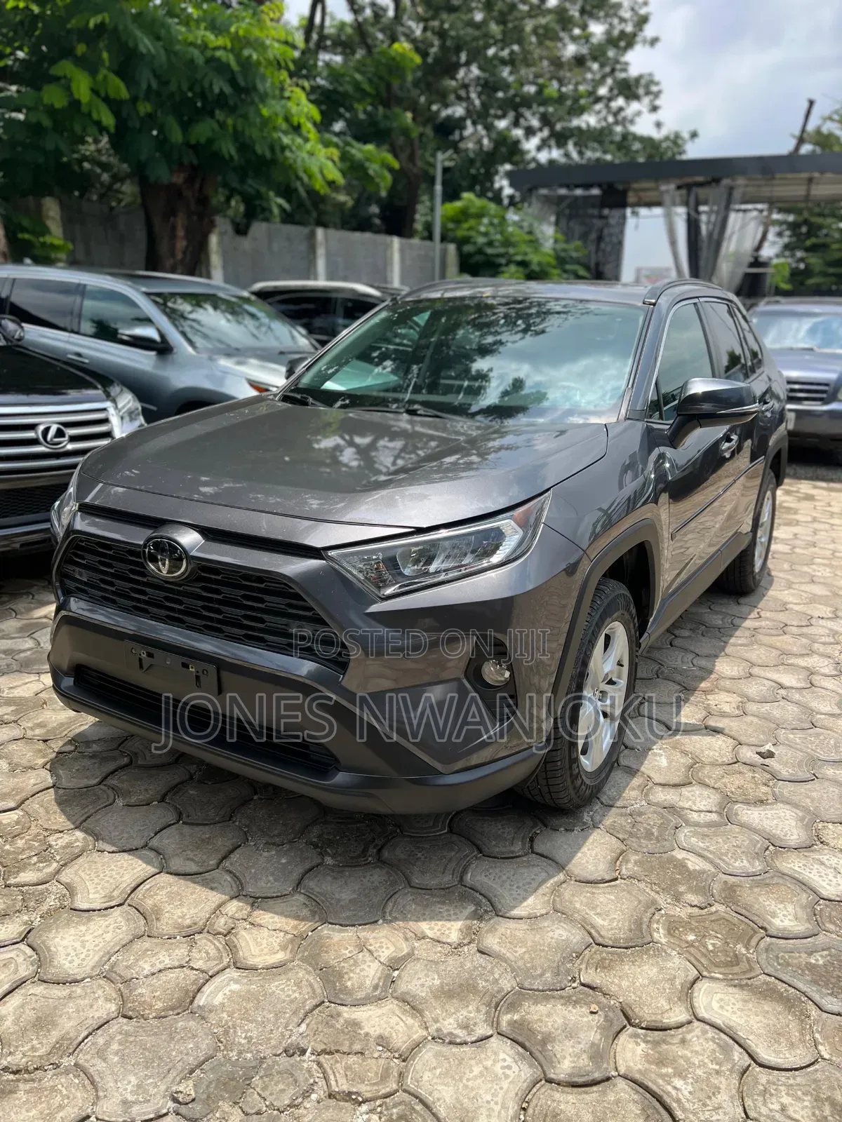 Toyota RAV4 XLE FWD 2019 Gray