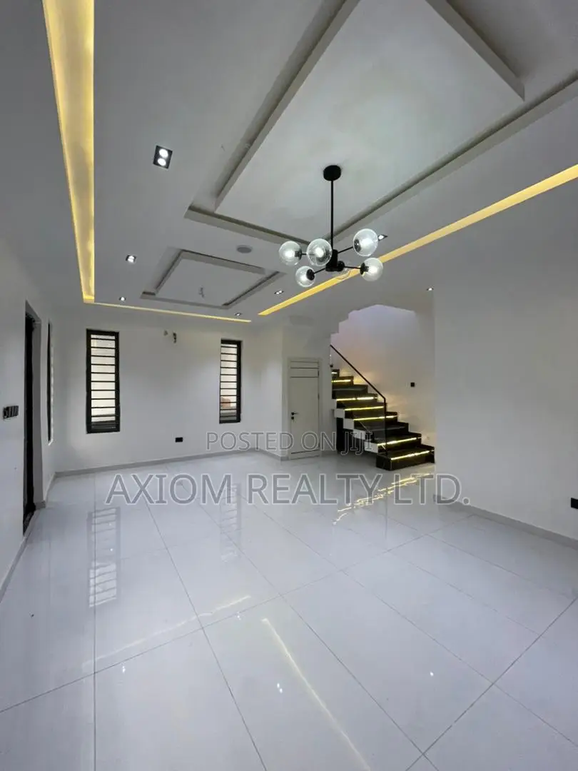 4bdrm Duplex in Idado for sale