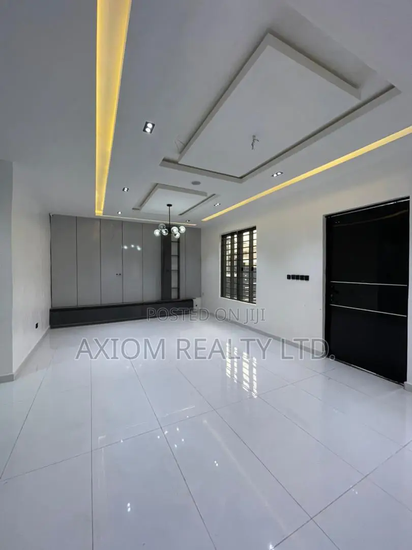 4bdrm Duplex in Idado for sale