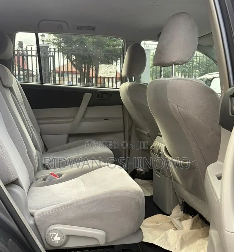 Toyota Highlander 3.5L 2WD 2013 Gray