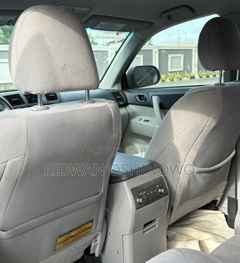 Toyota Highlander 3.5L 2WD 2013 Gray