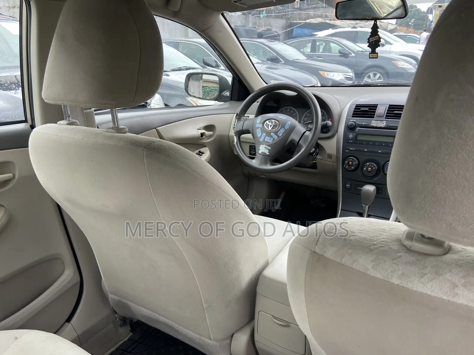 Toyota Corolla LE 4dr Sedan (1.8L 4cyl 4A) 2010 Gold