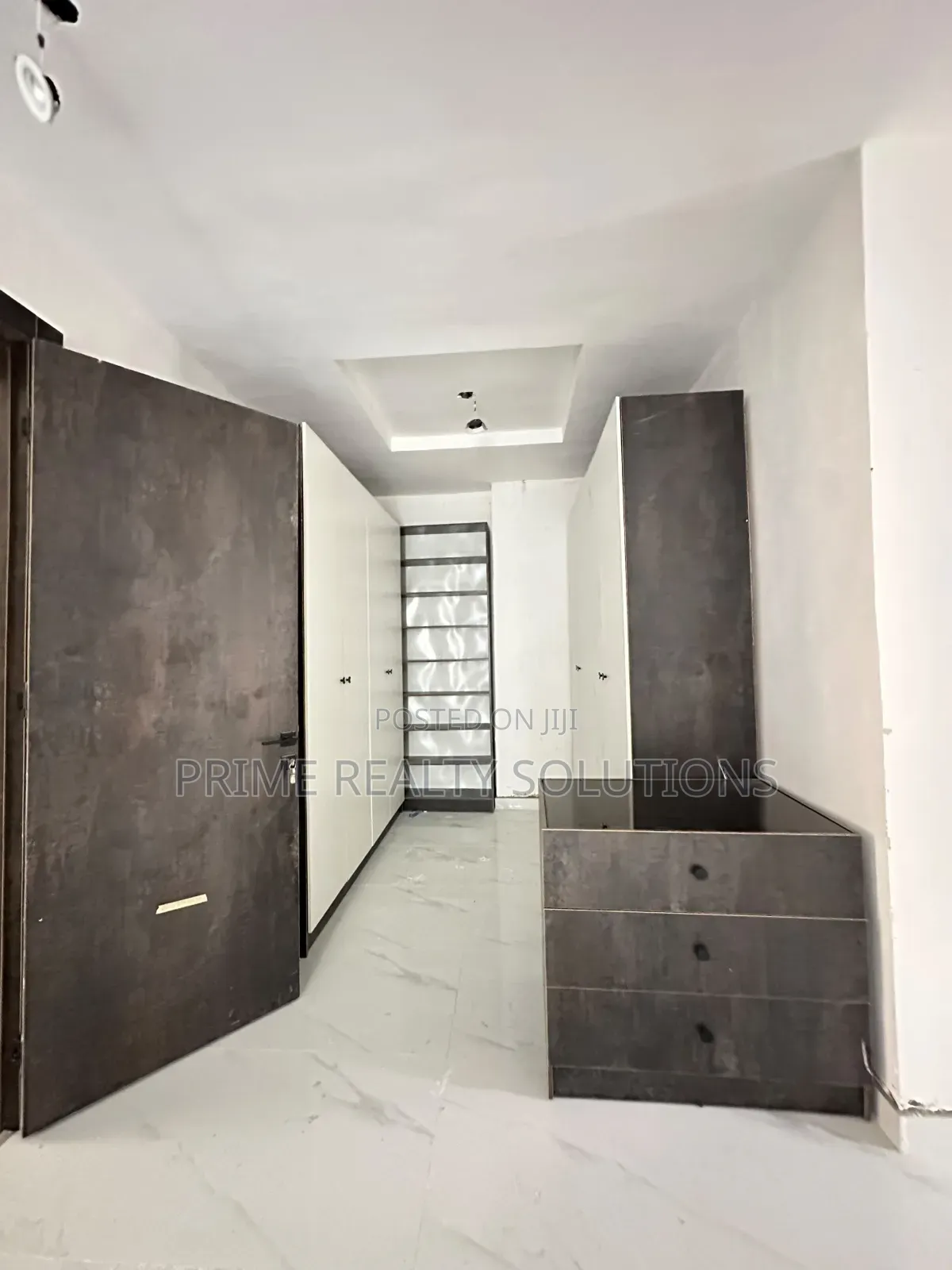 5bdrm Duplex in Lekki Phase 1 for sale
