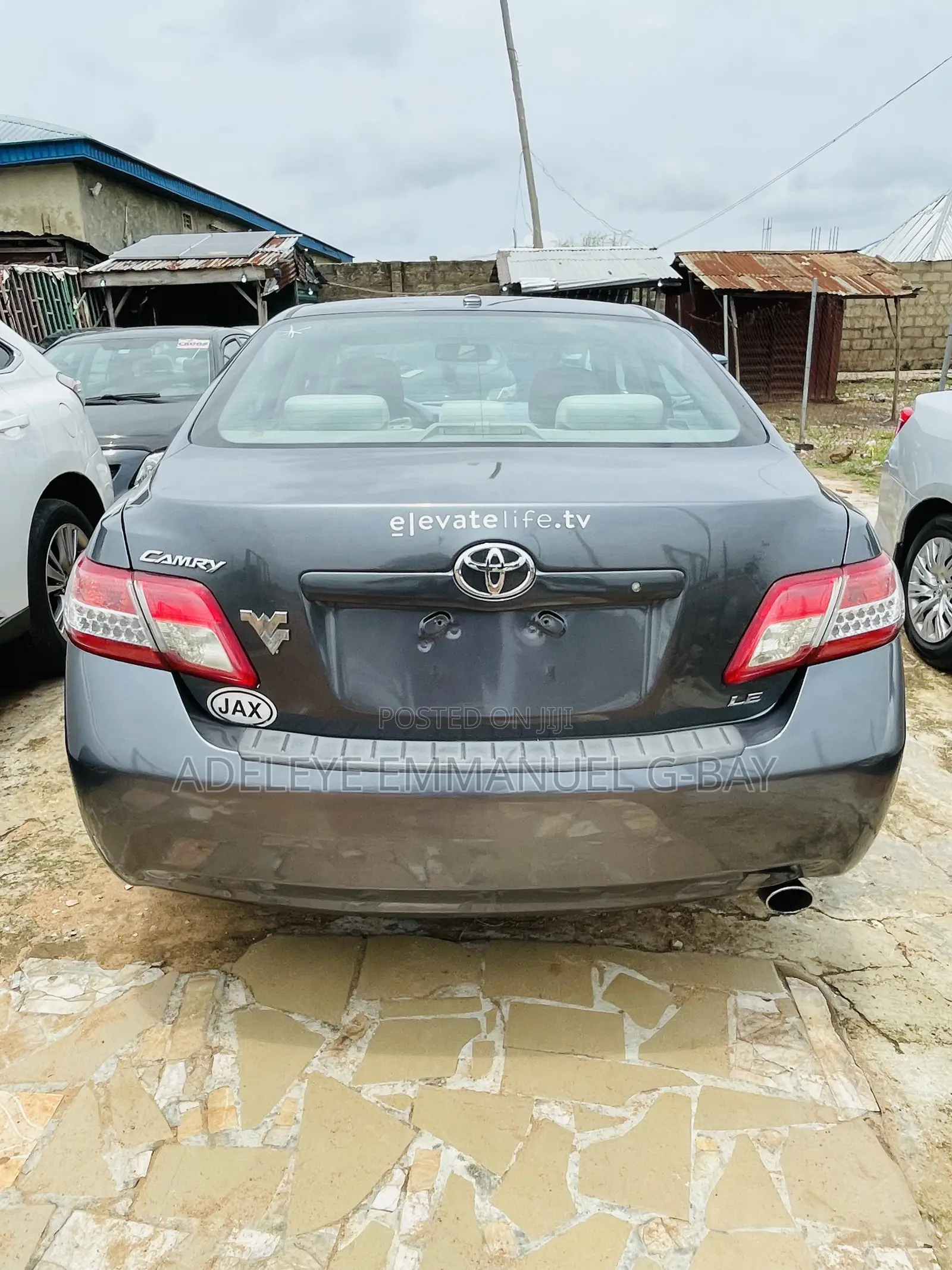 Toyota Camry LE 4dr Sedan (2.5L 4cyl 6AM) 2010 Gray