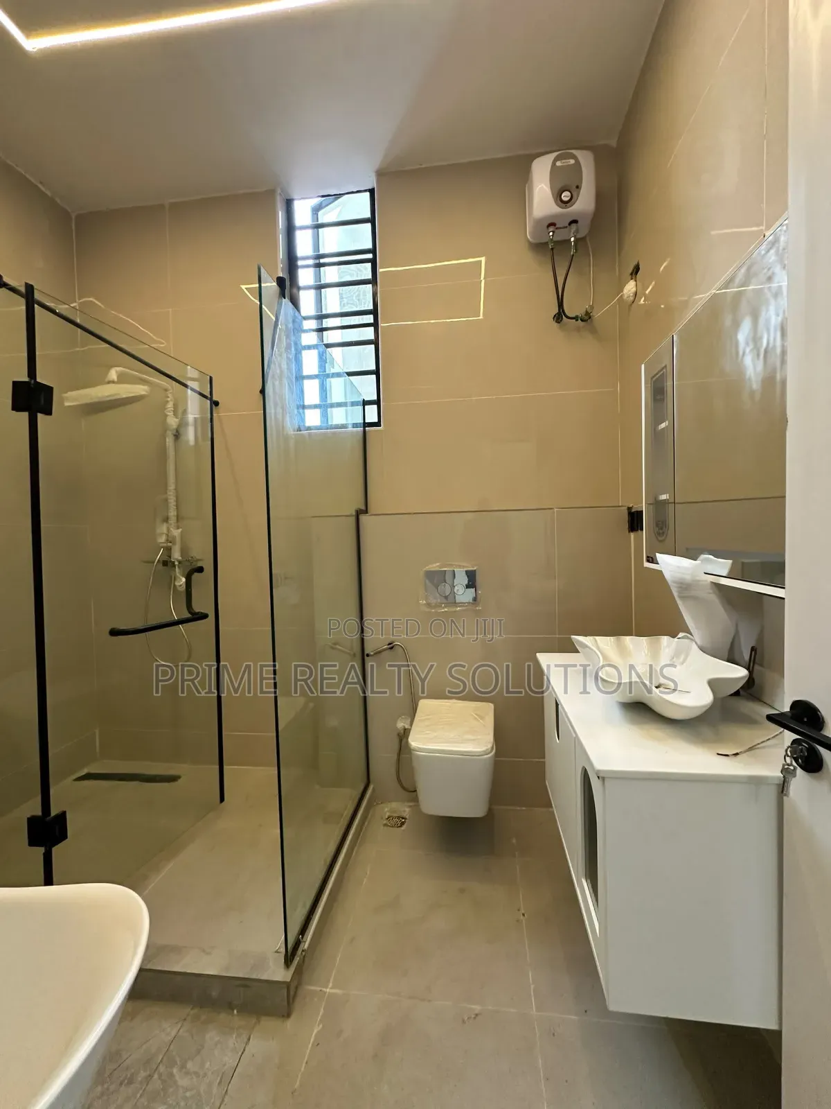 5bdrm Duplex in Ikota for sale