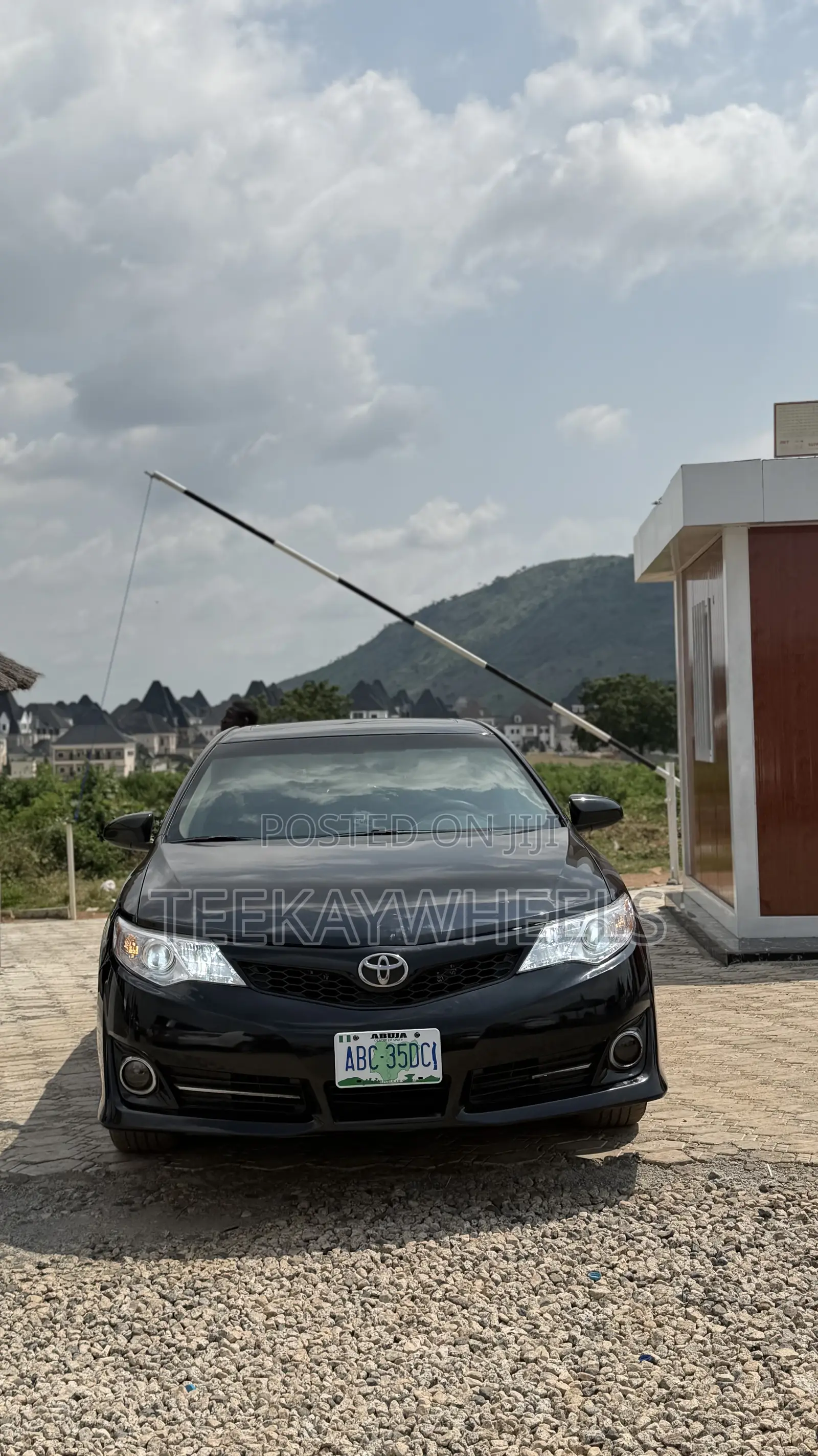 Toyota Camry XLE 4dr Sedan (2.5L 4cyl 6A) 2012 Black