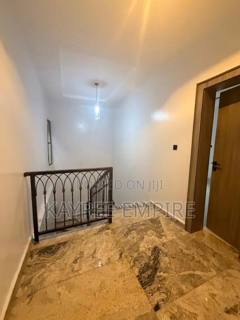 4bdrm Duplex in Jahi for sale